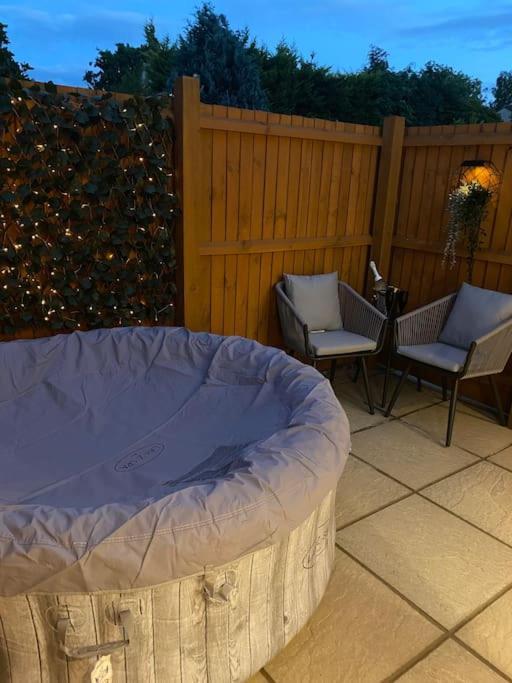 Stylish 1 Bedroom Studio Outdoor Area And Hot Tub Борнмът Екстериор снимка